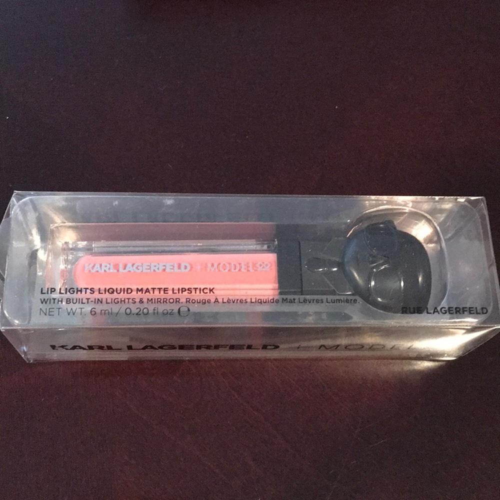 {KARL LAGERFELD} MATTE LIP LIGHTS - RUE LAGERFELD - Picture 4 of 6